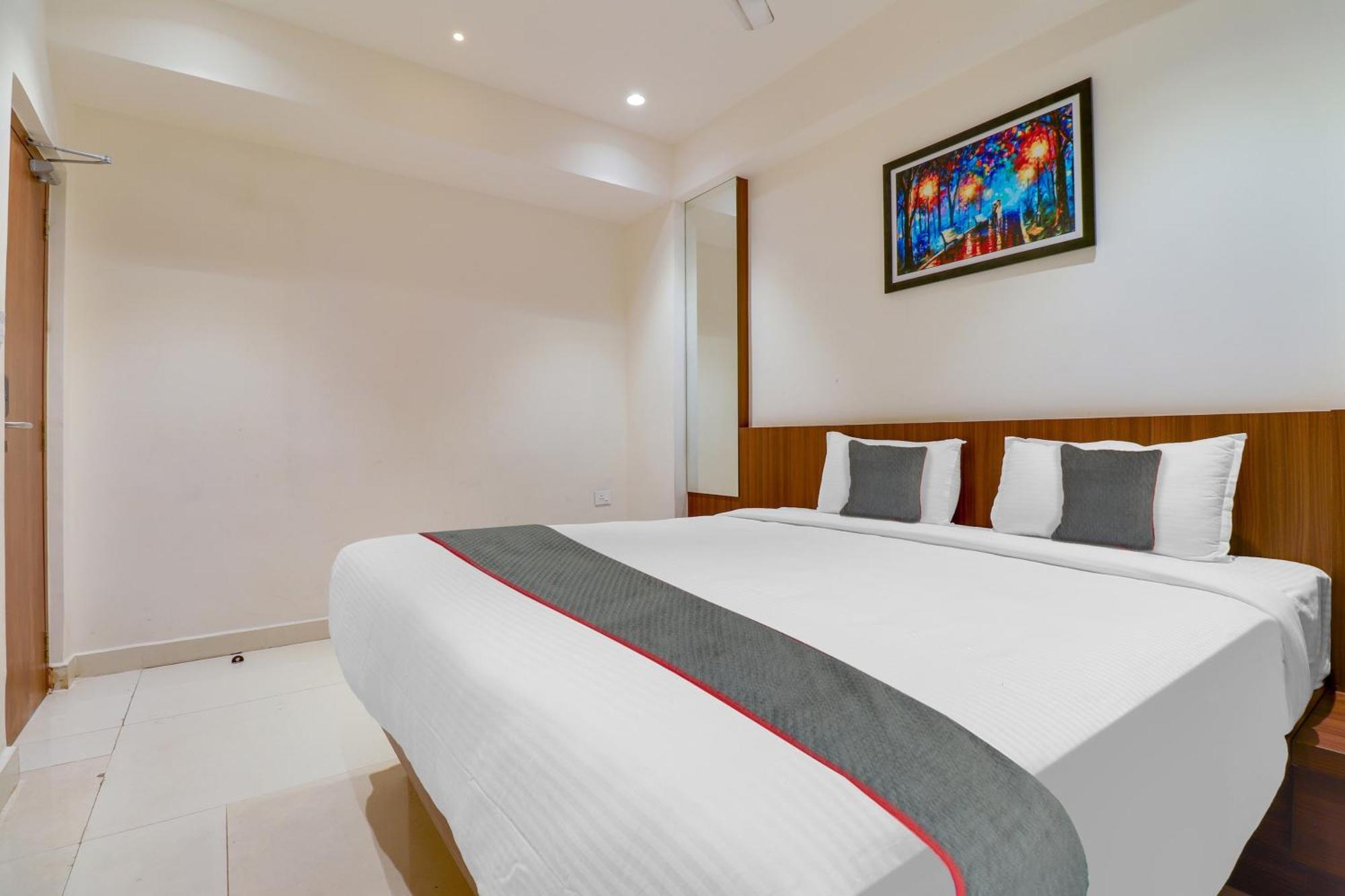 Отель Super Townhouse Rcc Lamps Вишакхапатнам Экстерьер фото