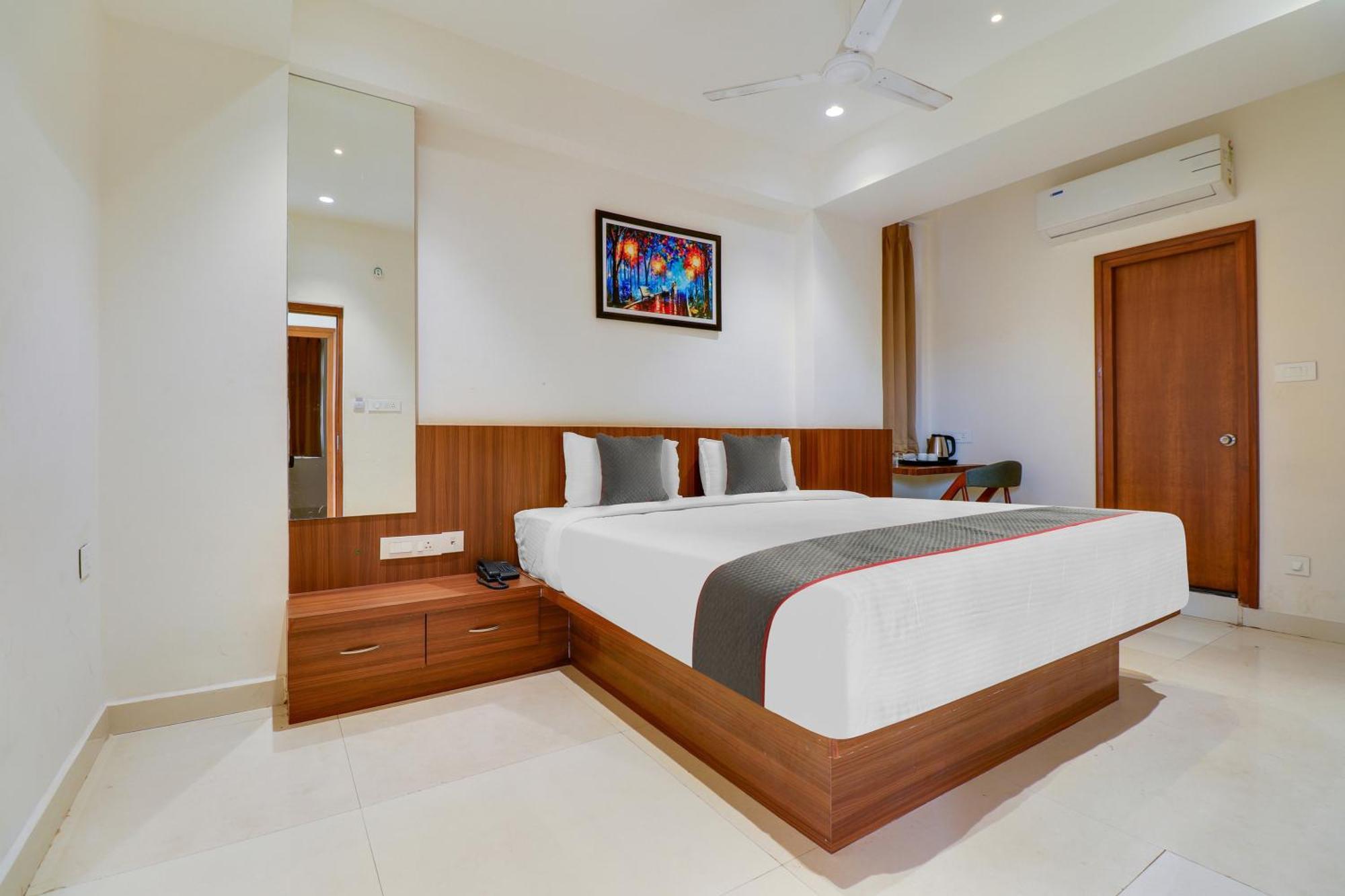 Отель Super Townhouse Rcc Lamps Вишакхапатнам Экстерьер фото
