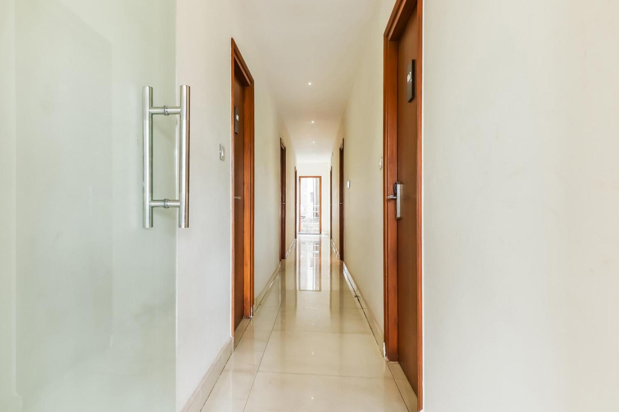 Отель Super Townhouse Rcc Lamps Вишакхапатнам Экстерьер фото