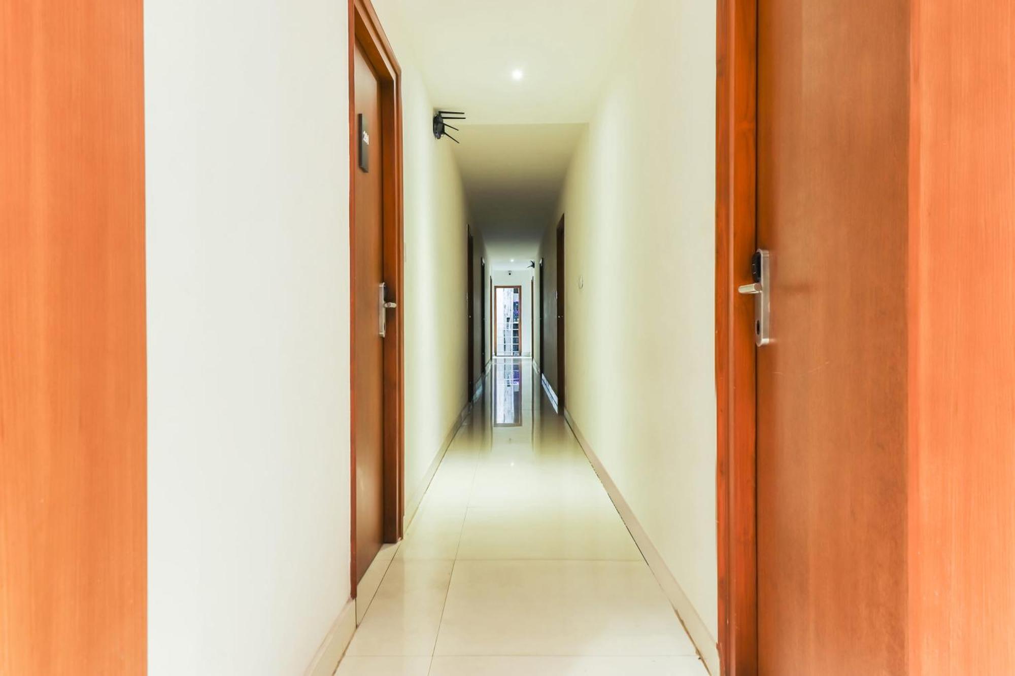 Отель Super Townhouse Rcc Lamps Вишакхапатнам Экстерьер фото