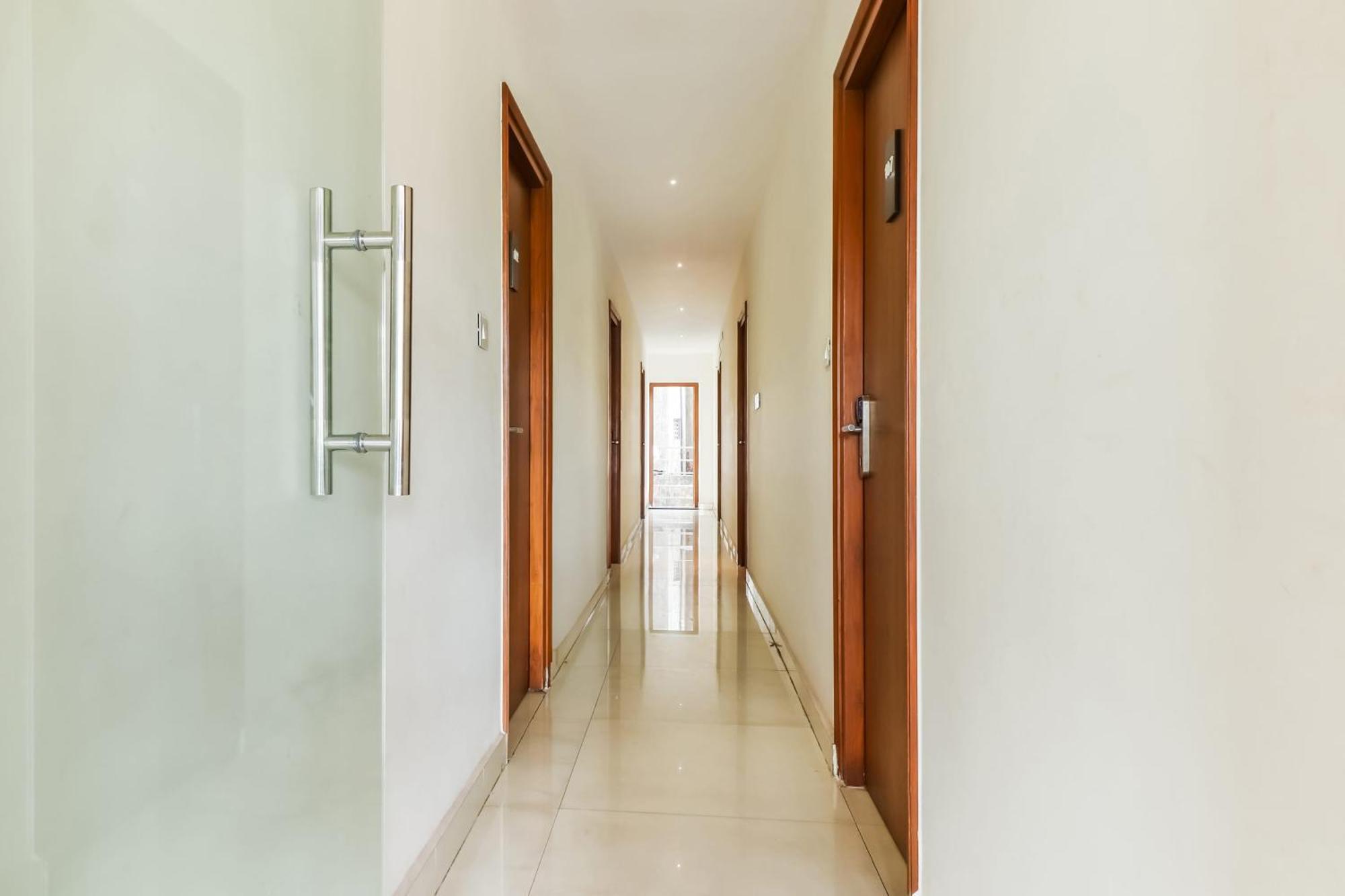 Отель Super Townhouse Rcc Lamps Вишакхапатнам Экстерьер фото